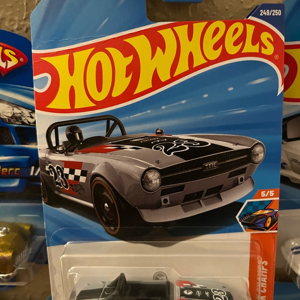 Hot Wheels Gray and Black Convertible Racer
